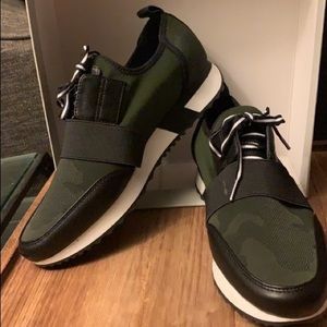 Size 10 Women’s Steve Madden Antics Sneaker